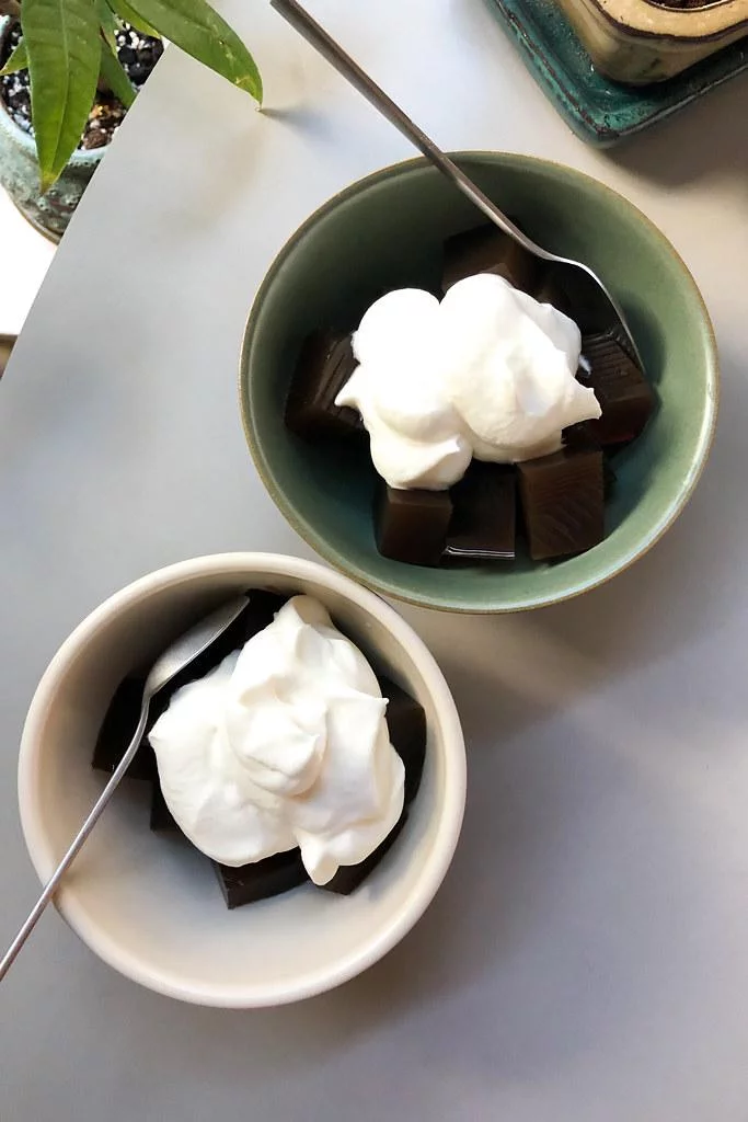 Coffee jelly and whipped cream