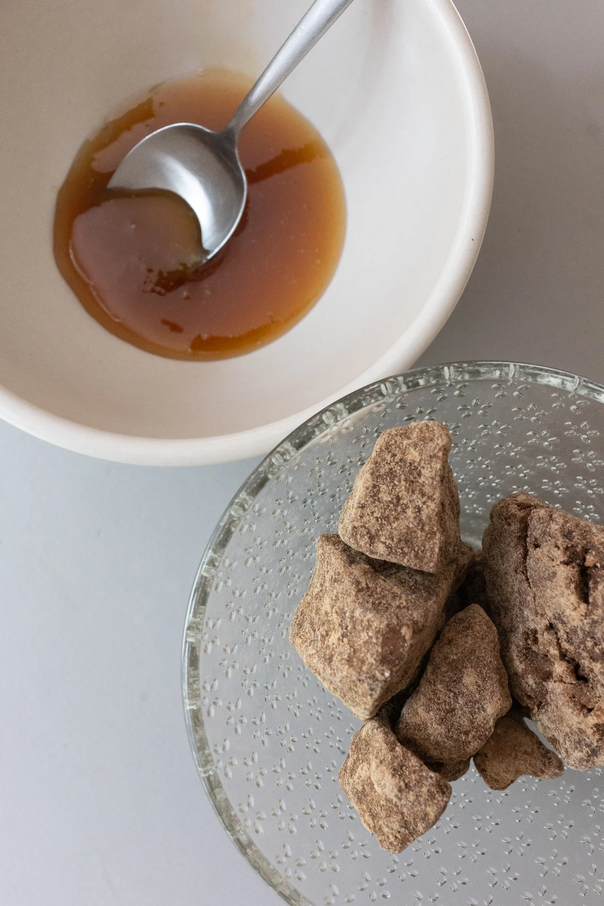 One bowl of honey and one bowl of kokuto (Japanese black sugar).