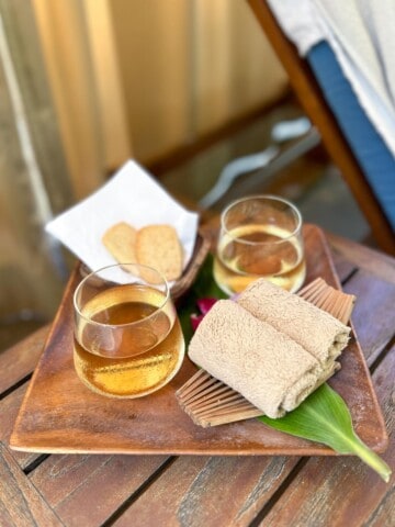 Iced tea, cookies, and a cold towel at The Kahala Spa.