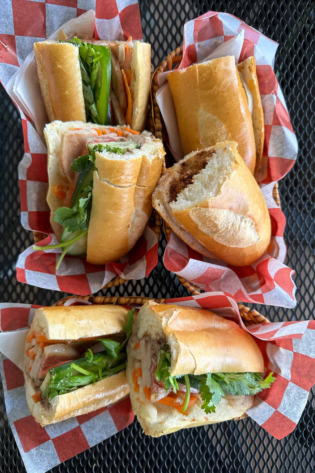 Le's Banh Mi.