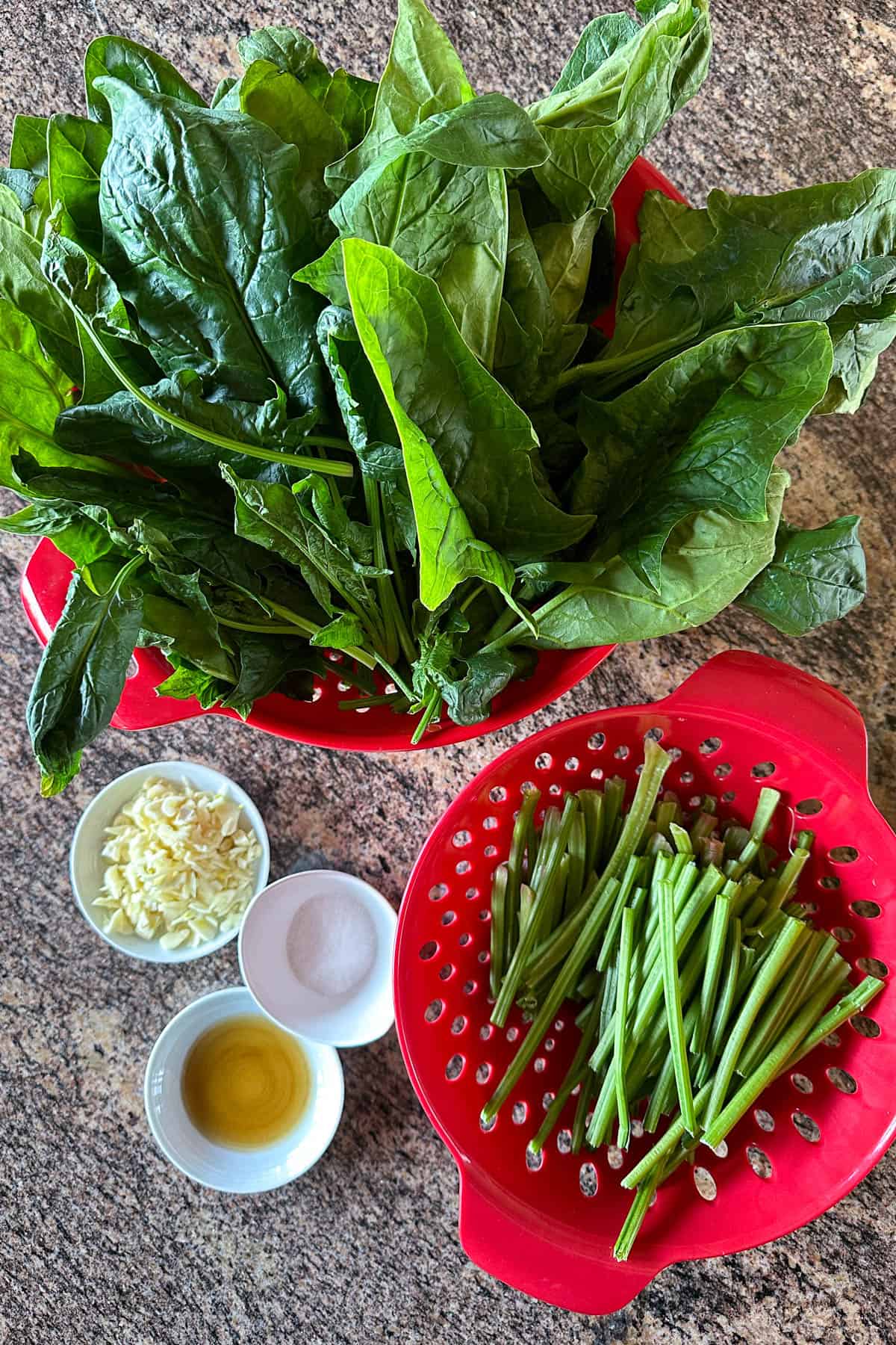 Ingredients for cooking Taiwan Spinach.