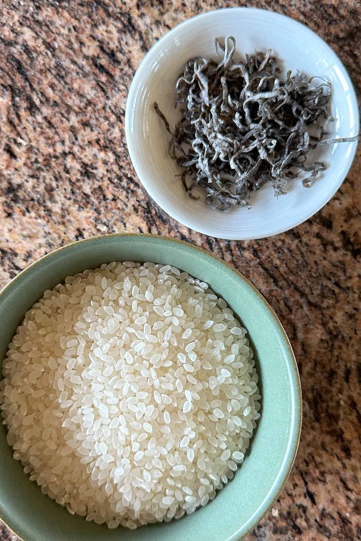 Ingredients for shio kombu rice.