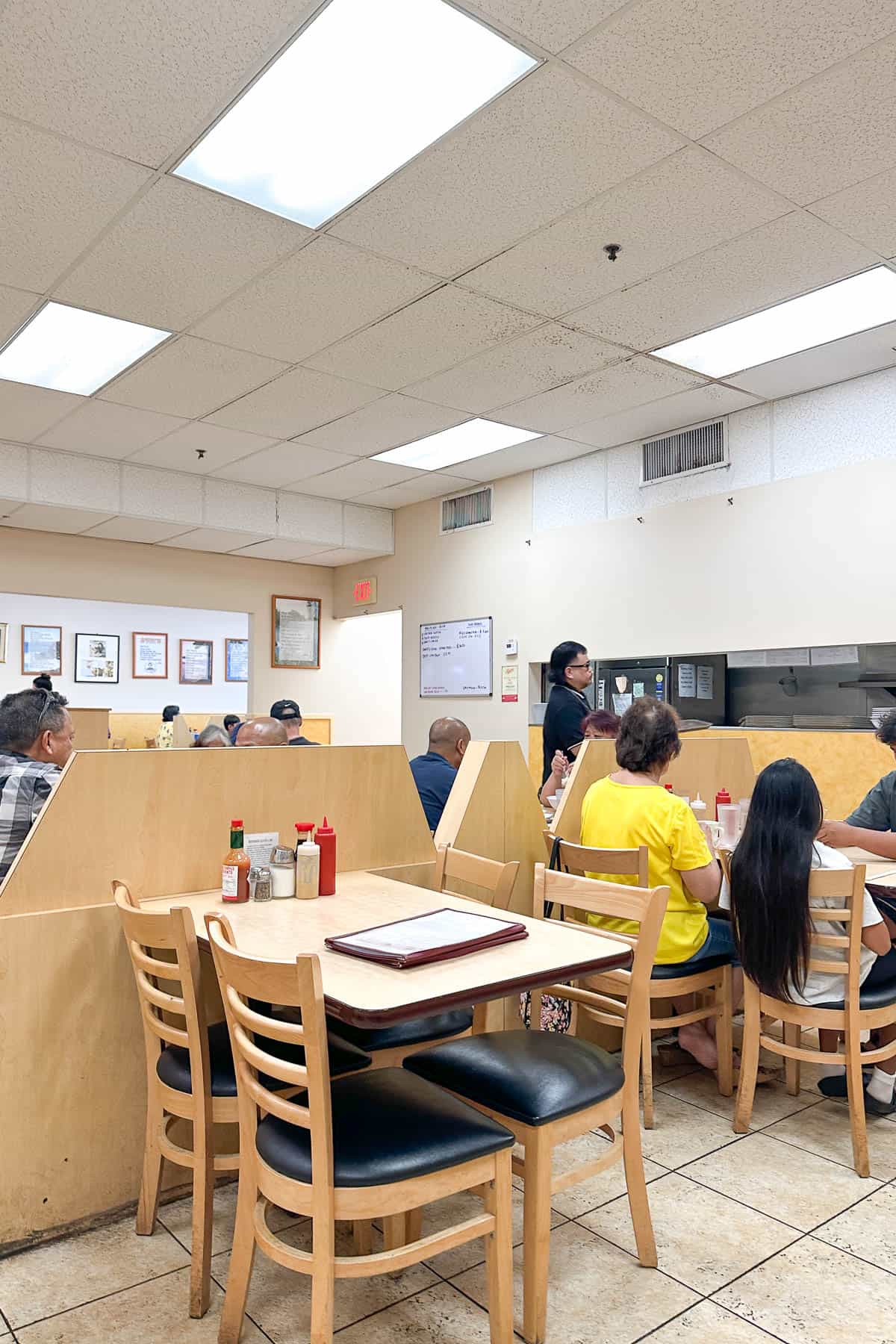 Shiro's Saimin Haven interior.