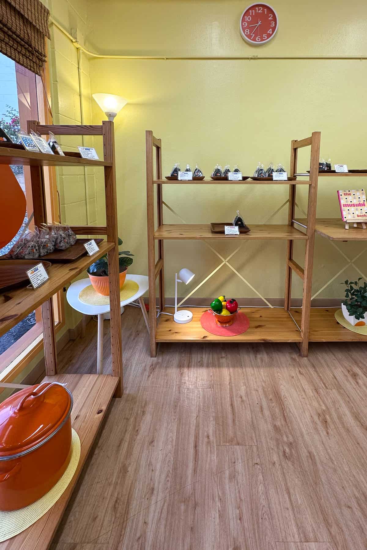 Inside Mana Musubi.