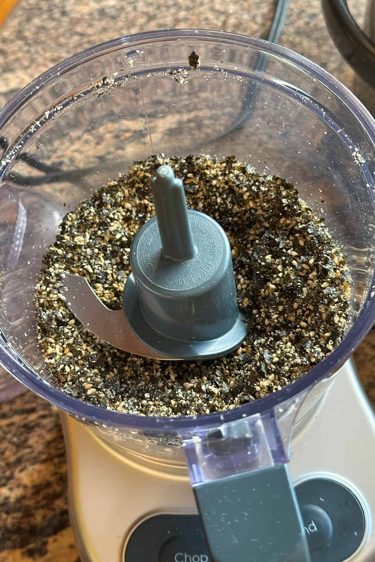 Making the seaweed and sesame seed topping for Perilla Oil Noodles with soba.