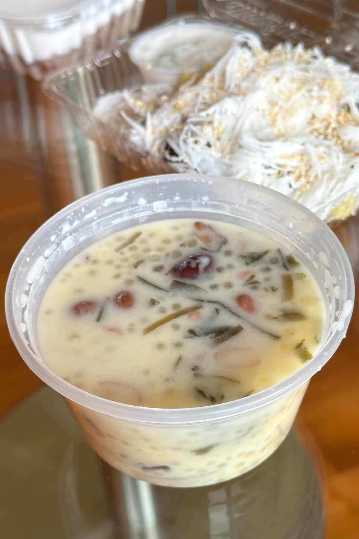 Che Thung from New Cholon in Honolulu Chinatown.
