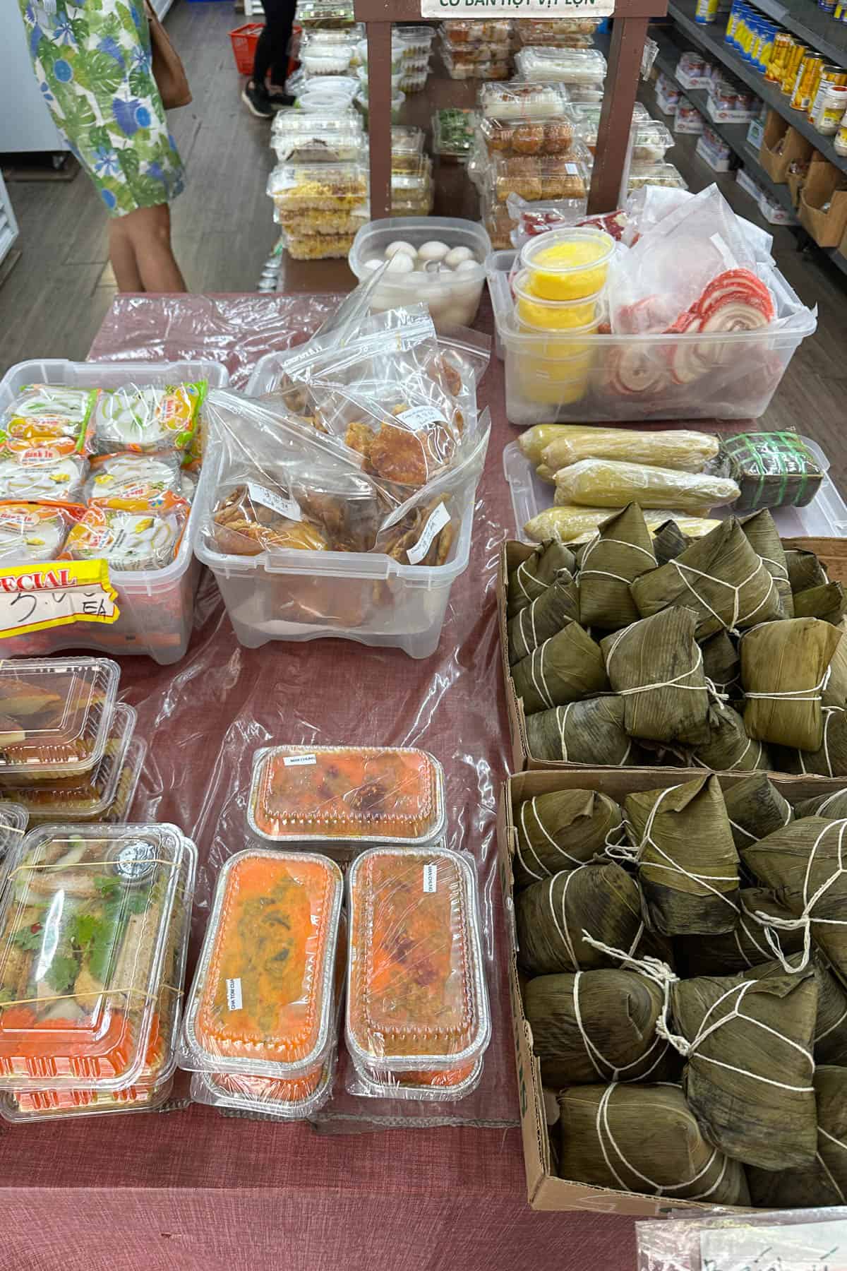 Interior of New Cholon in Honolulu Chinatown.