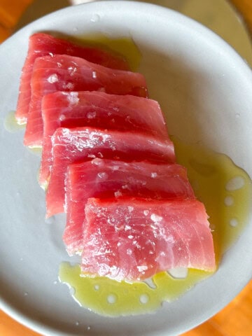 Tuna crudo.