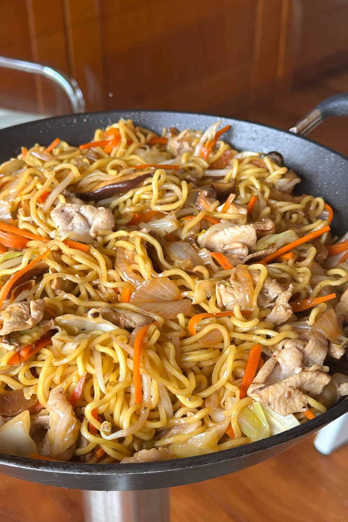 YAKISOBAHHHHH!です。 Yakisoba - Onolicious Hawaiʻi