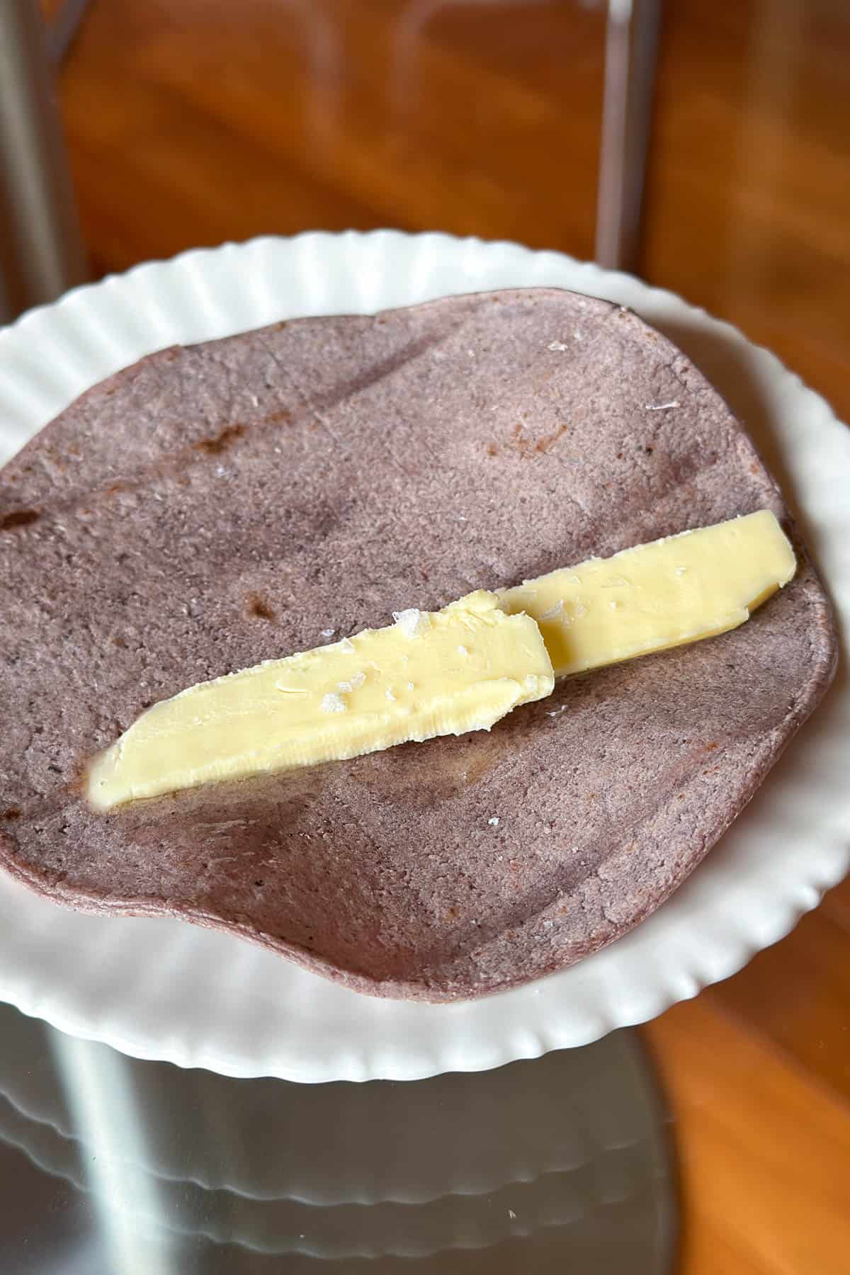 Raiz Tortilla, warm tortillas with butter.