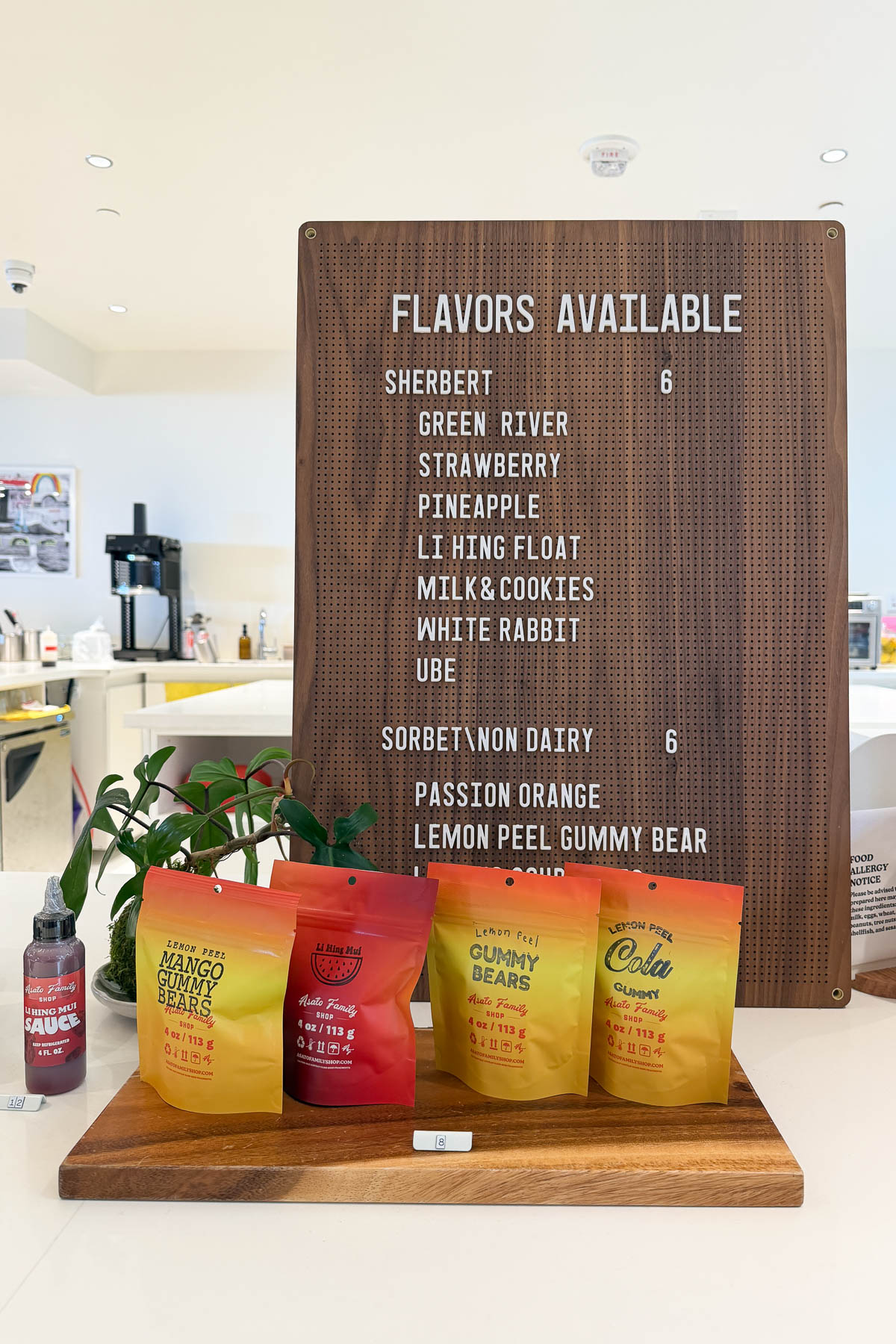 Asato's Waikiki sherbert scoop menu.