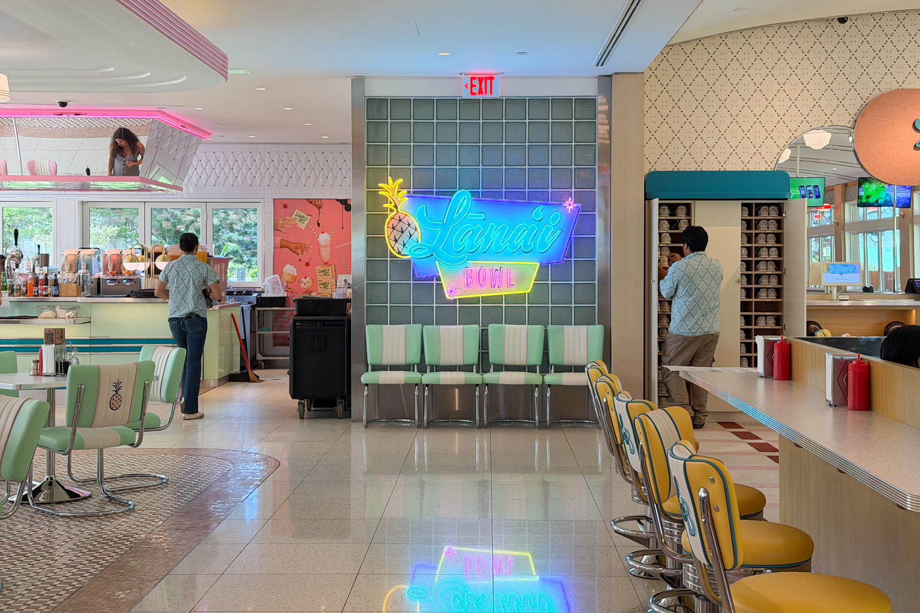 Dining room at Lanai Bowl